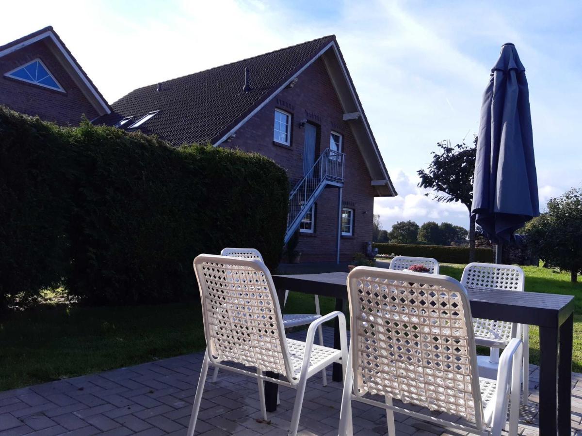 Helgas Ferienwohnung 4 Sterne Sudbrookmerland Экстерьер фото